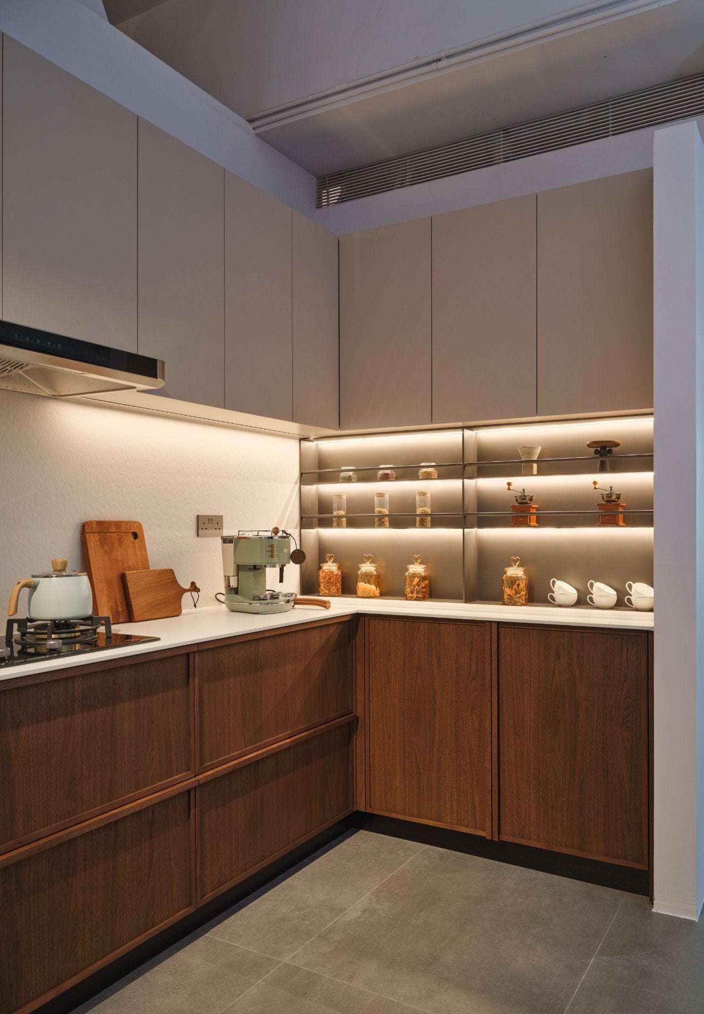 Precision Cabinetry Joints: Defining Luxury & Durability in Singapore