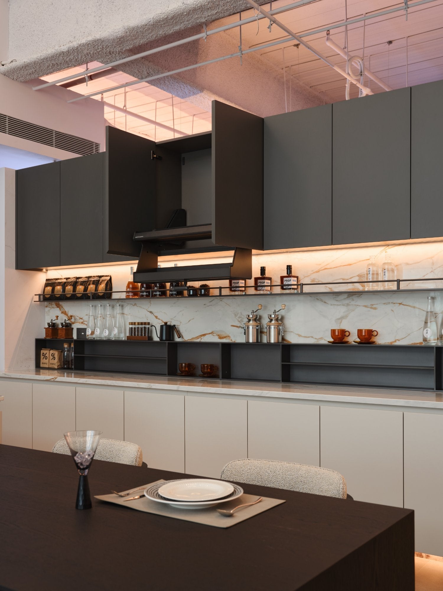 Luxury Cabinetry Materials: Timeless Elegance for Bespoke Kitchens