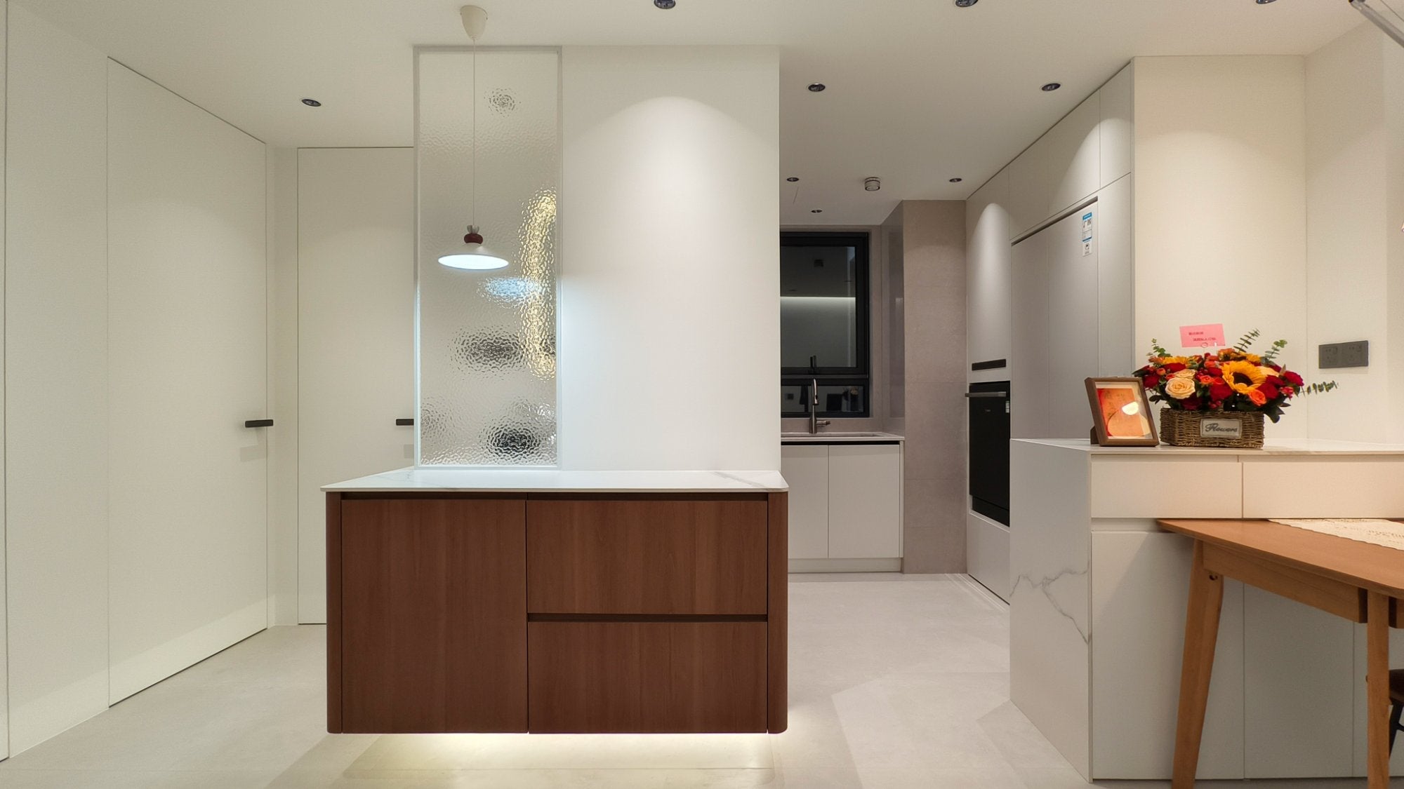 Elegant Landed House Walk-In Closet Designs | MRETTY