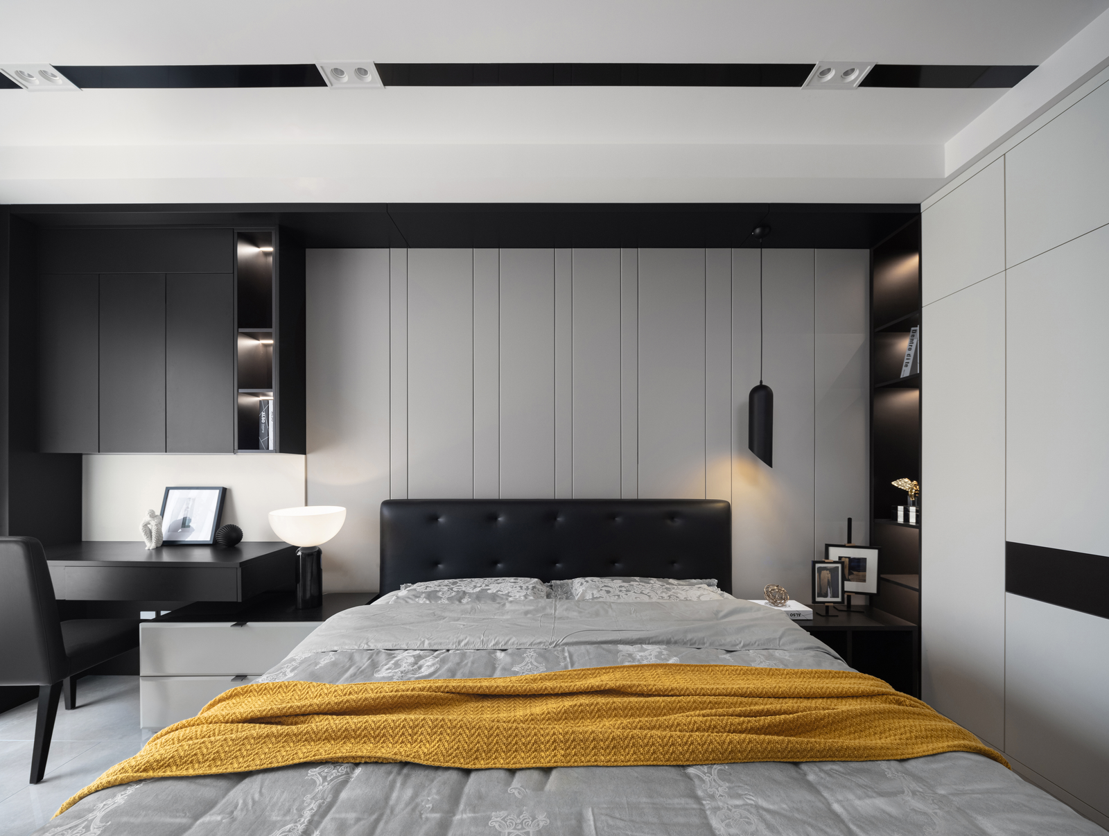 Private Quarters · Moody Warmth