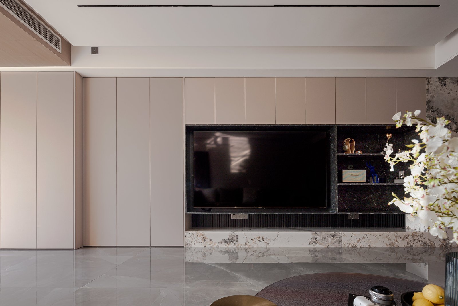 Media Wall · Marble Grandeur