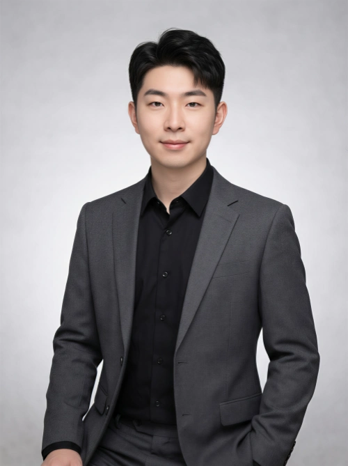 Portrait of MRETTY designer Sam