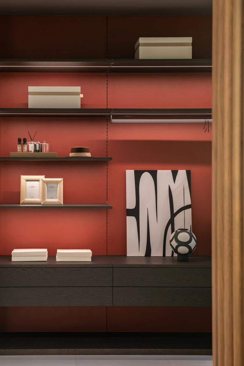 MRETTY wardrobe
